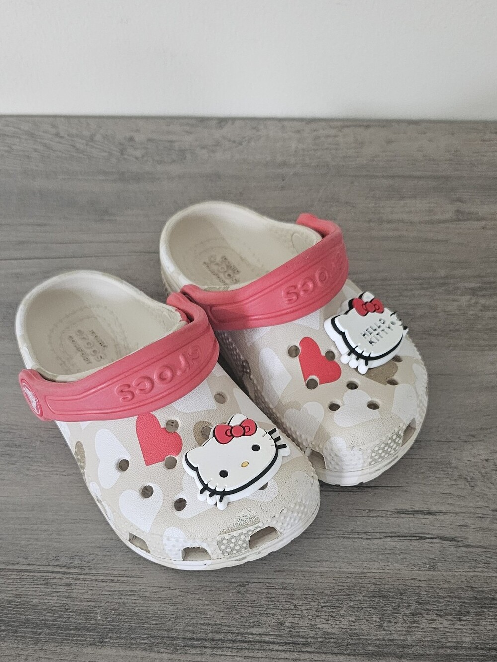 Crocs Hello Kitty Heart Print Kids Clog Red Cream Baby Infant C 7